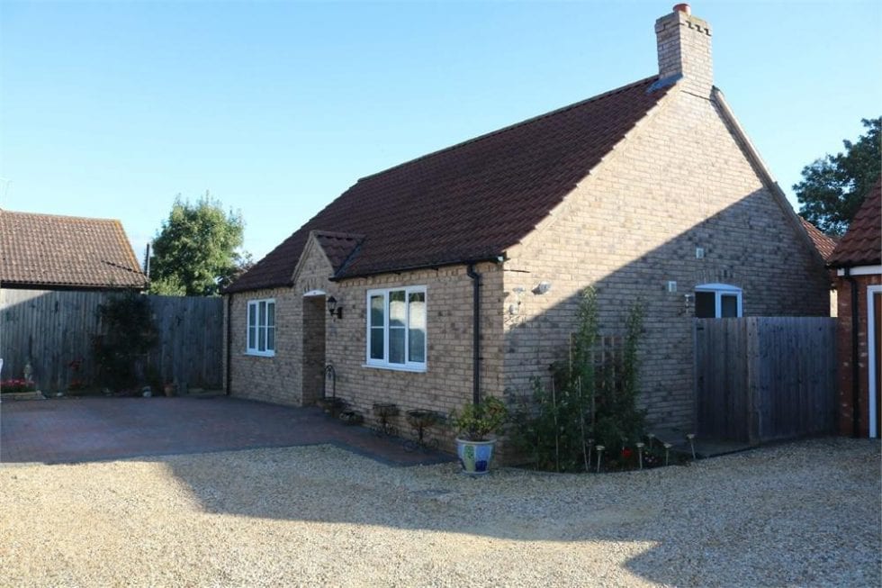 18a Edenham Road, Hanthorpe, Nr BOURNE, Lincolnshire Eckfords Estate